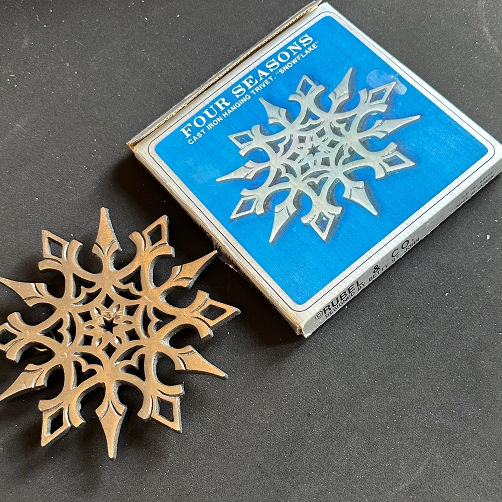 Snowflake Cast Iron Trivet.  1983. Vintage.  Still in original box
